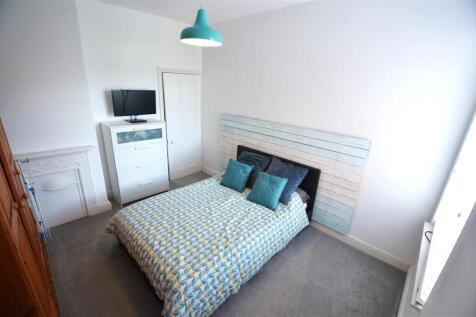 BEDROOM 2.