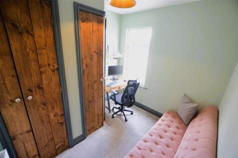 BEDROOM 3.