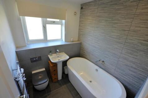 Family Bathroom.