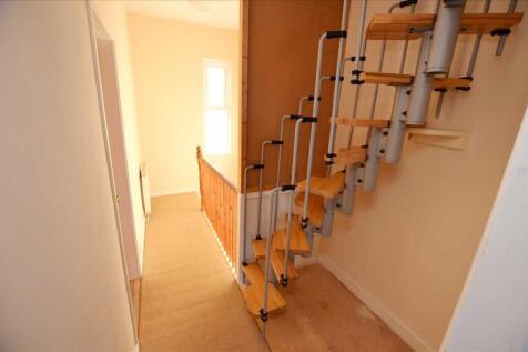 FIRST FLOOR LANDING.