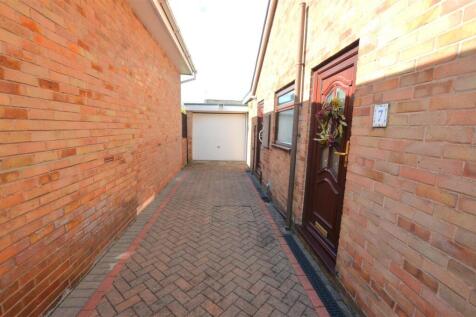Single Garage.