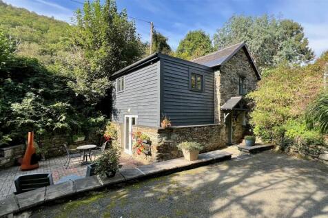 Detached cottage