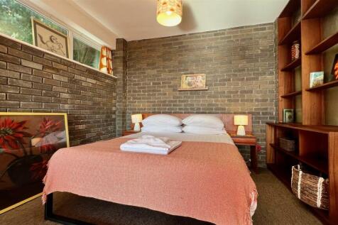 Reception room / Bedroom