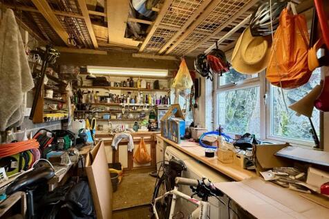 workshop/log store