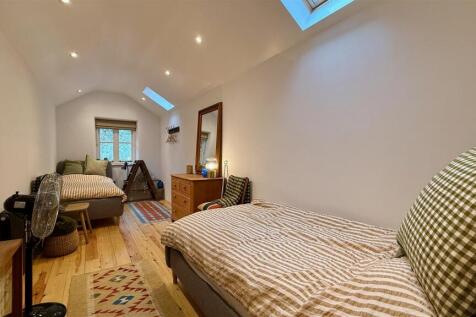 bed 4