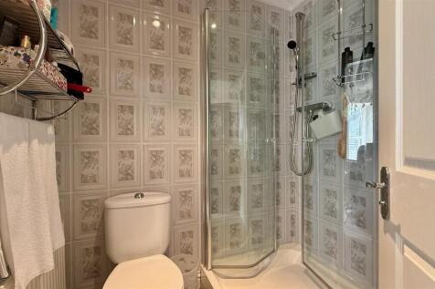 bed 1 ensuite
