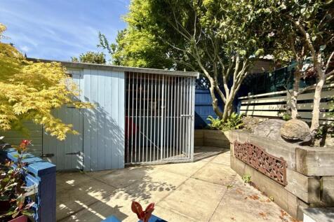 dog kennels