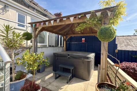 hot tub enclosure