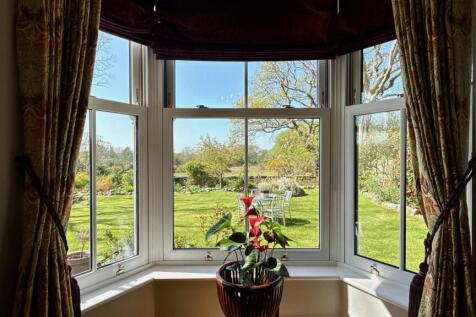 SITTING ROOM OUTLOOK