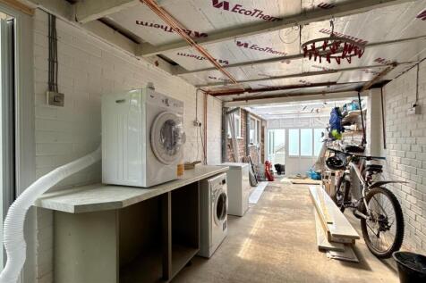 garage/utility