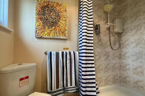 ANNEXE SJOWER ROOM