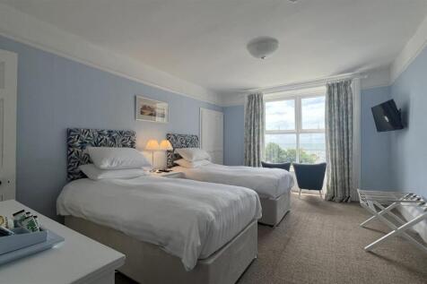 Lawrenny Bed11.jpeg