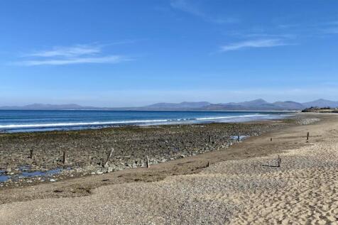 Llandanwg beach