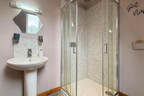 bed 2 ensuite