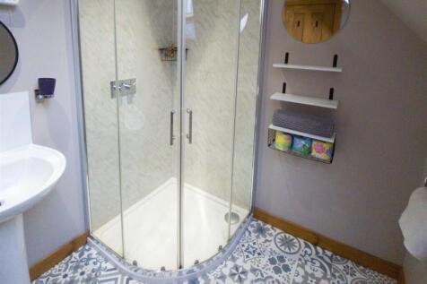 bed 2 ensuite *
