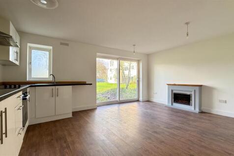 kitchen/lounge/diner