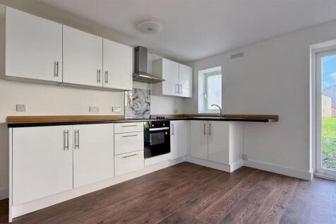 kitchen/lounge/diner