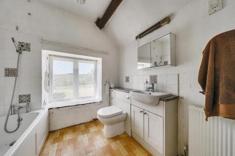 Bathroom.jpg