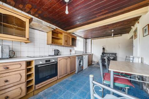 Kitchen 1.jpg