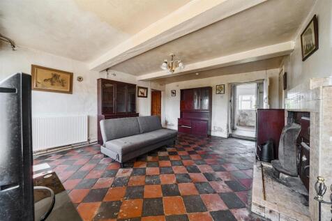 Living Room 1.jpg