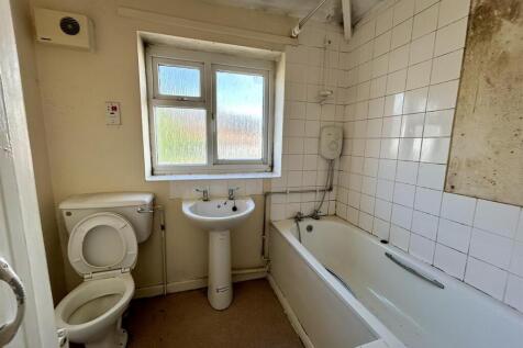Bathroom (1).JPEG