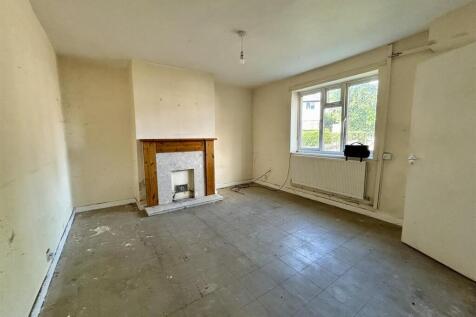 Living Room (1).JPEG