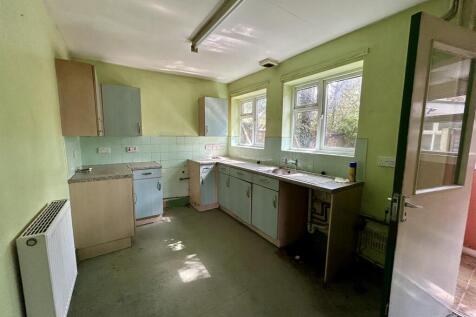 Kitchen (1).JPEG