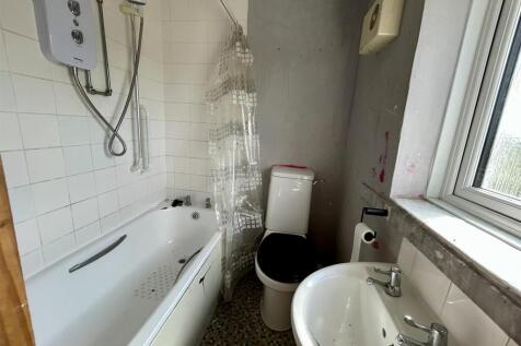 Bathroom (1).JPEG