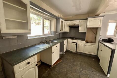 Kitchen (2).JPEG