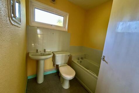 Bathroom (1).JPEG