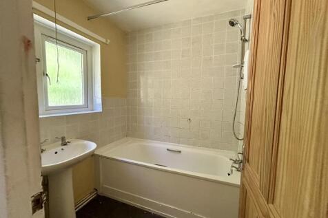 Bathroom (1).JPEG