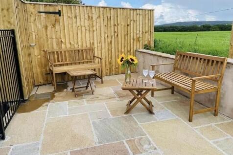 Rear Terraced Pat...