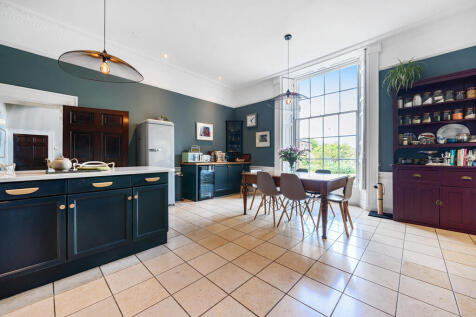 Kitchen/ Dining R...