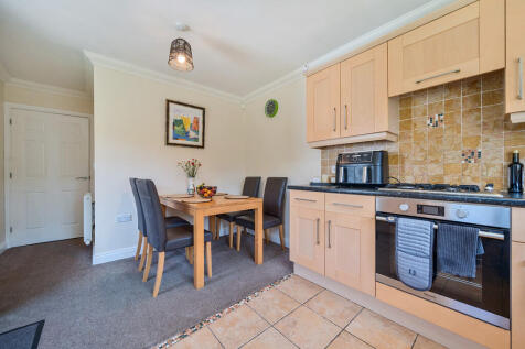 Kitchen/ Dining R...