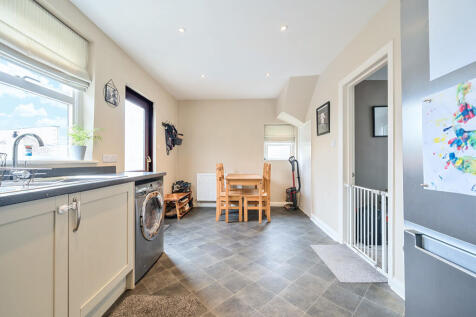 Kitchen/ Dining R...
