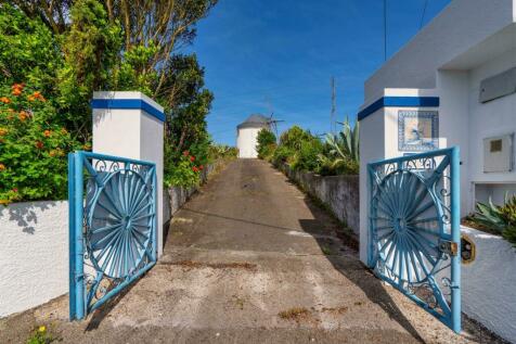 Windmill from 1793, Loures, Lisbon