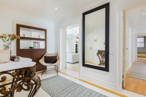 Elegant T4, Views, Garage &amp; Storage, Amoreiras