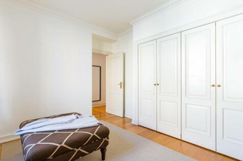 Elegant T4, Views, Garage &amp; Storage, Amoreiras
