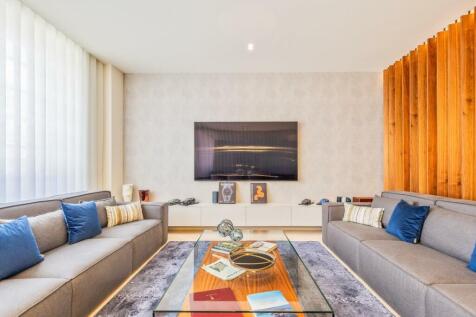 Luxury T2 Flat with Garage, Avenida da Liberdade