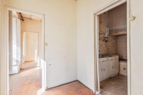 Vacant Building, Approved PIP, Jardim da Estrela