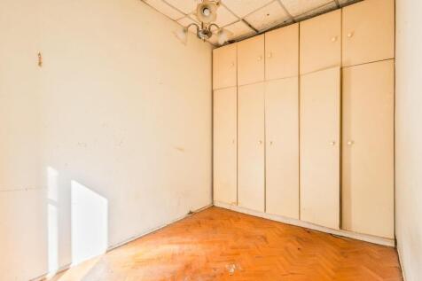 Vacant Building, Approved PIP, Jardim da Estrela