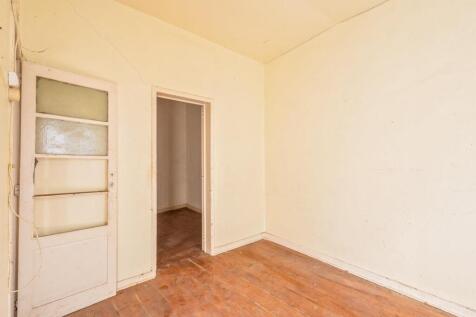 Vacant Building, Approved PIP, Jardim da Estrela