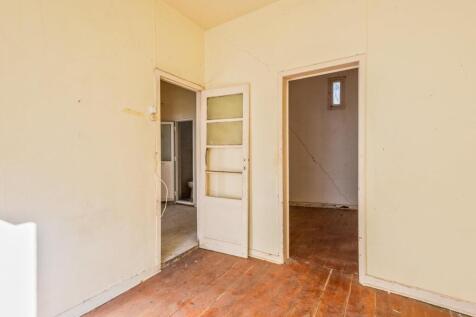 Vacant Building, Approved PIP, Jardim da Estrela