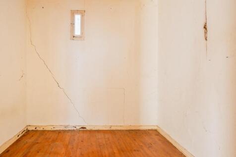 Vacant Building, Approved PIP, Jardim da Estrela
