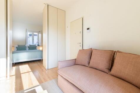 Totally Refurbished Charming Building, Estrela