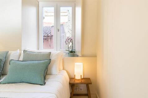 Totally Refurbished Charming Building, Estrela