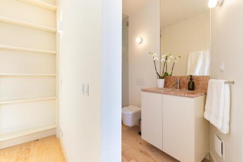 Totally Refurbished Charming Building, Estrela