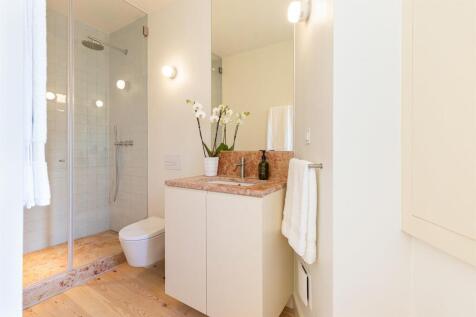 Totally Refurbished Charming Building, Estrela