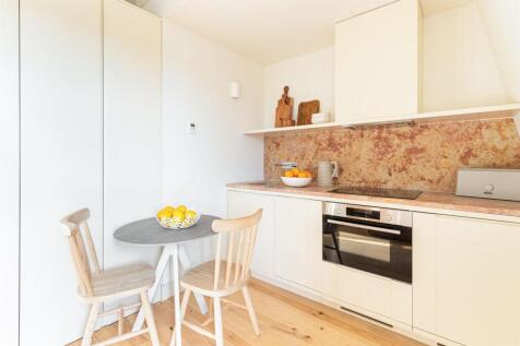 Totally Refurbished Charming Building, Estrela