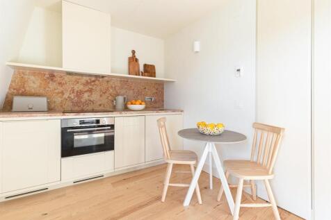 Totally Refurbished Charming Building, Estrela